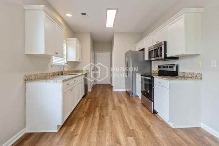 1135 Avalon Dr - Photo 6 of 26