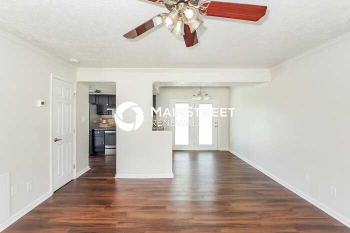 7750 Drawbridge Ct - Photo 7 of 17