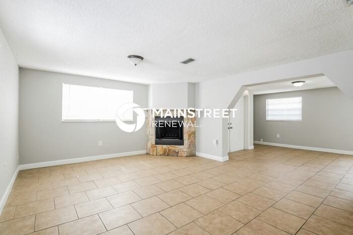 12418 Julius St - Photo 3 of 16