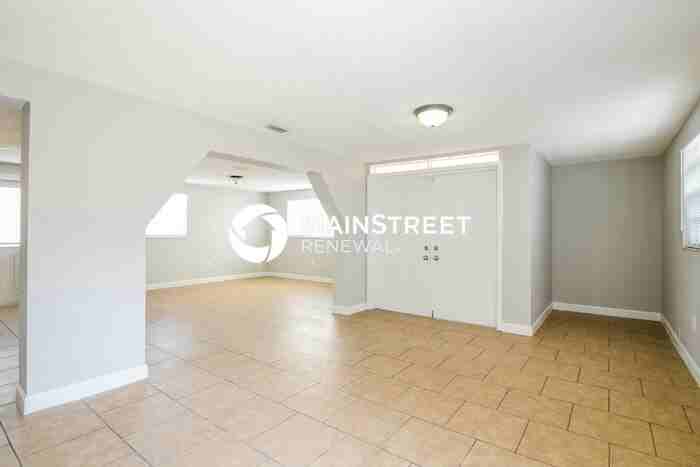 12418 Julius St - Photo 4 of 16