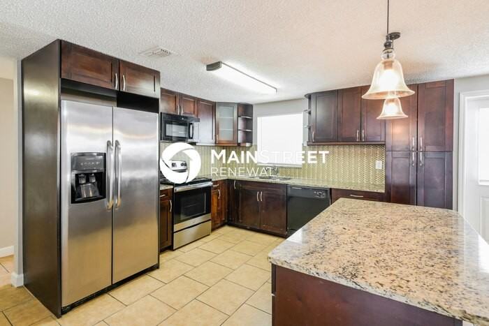12418 Julius St - Photo 5 of 16