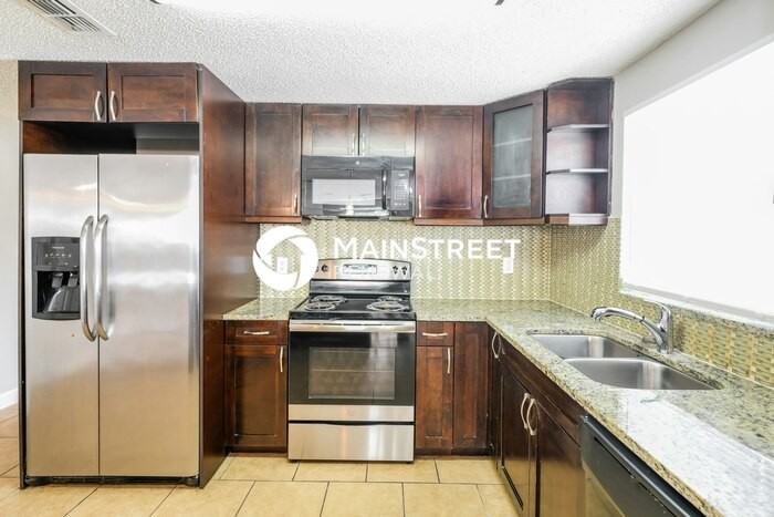 12418 Julius St - Photo 6 of 16