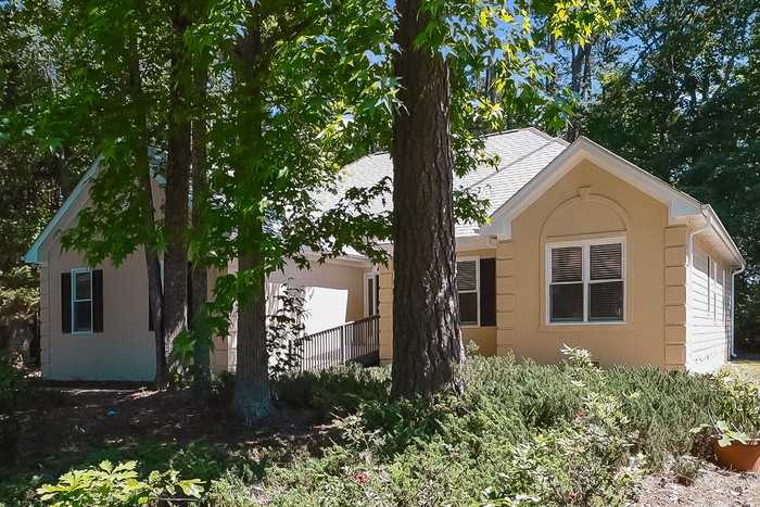25 Fairhaven Ct - Photo 3 of 16