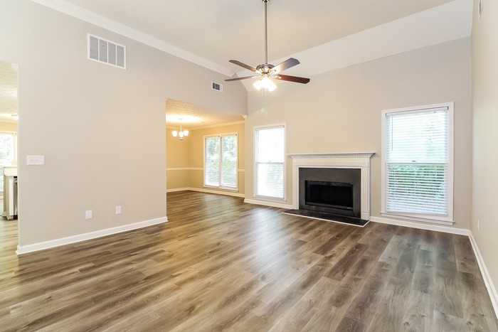 25 Fairhaven Ct - Photo 4 of 16