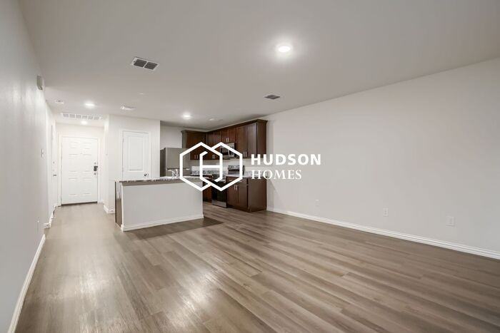 932 Dawson St - Photo 6 of 16