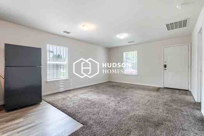 3408 Spring Ave - Photo 3 of 13
