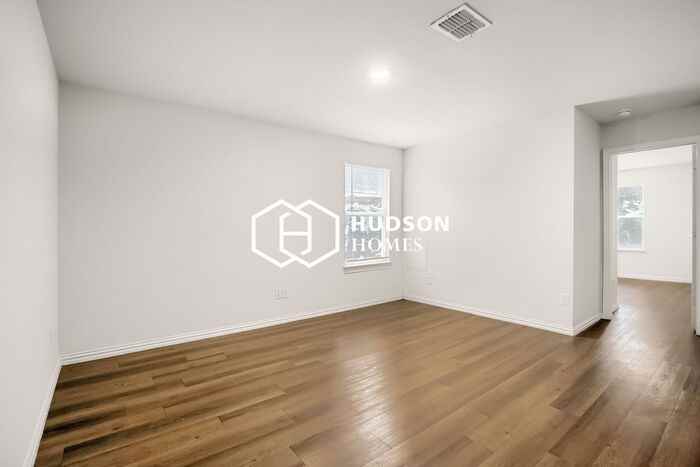 413 Lottie St #B - Photo 3 of 15