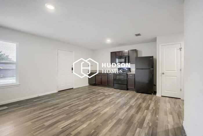 1611 Bryan Ave #B - Photo 6 of 16