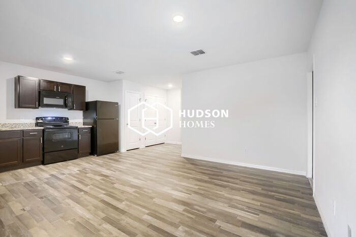 1611 Bryan Ave #B - Photo 7 of 16