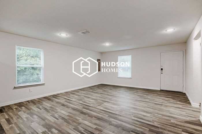4525 Metropolitan Ave - Photo 3 of 14