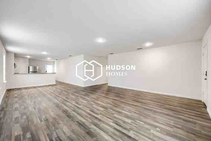 459 Admiral Dr - Photo 5 of 16