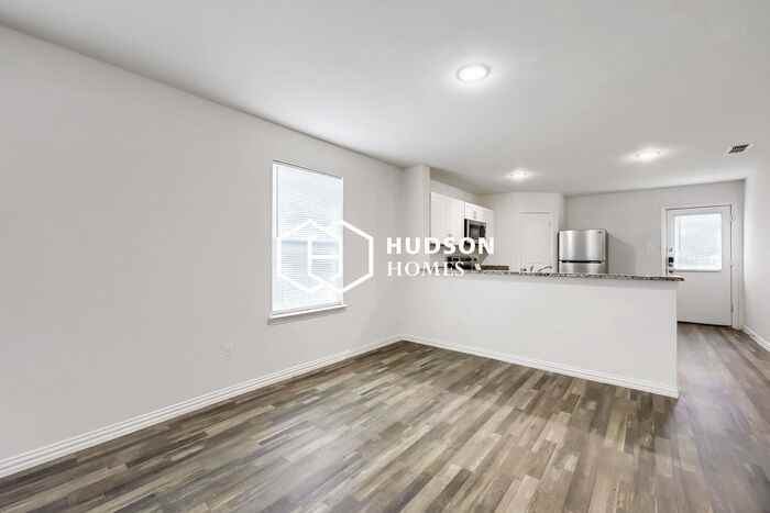 459 Admiral Dr - Photo 6 of 16