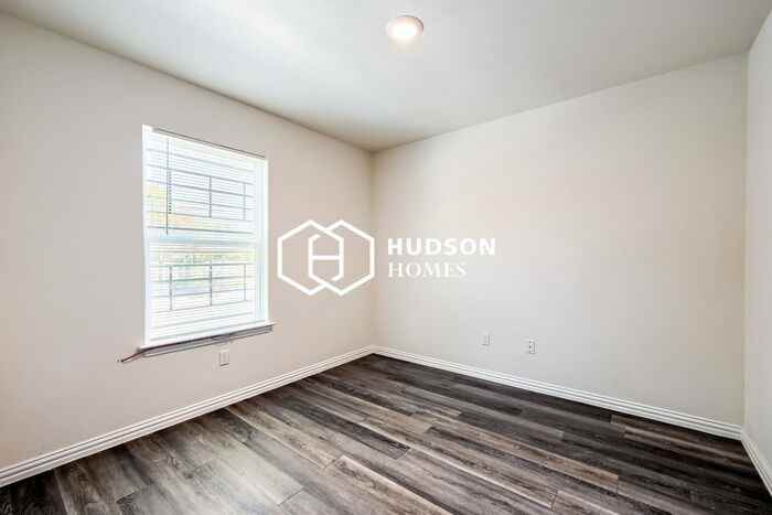 1823 San Carlos St - Photo 7 of 14