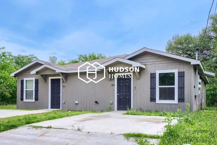 718 Garland Ave #B - Photo 3 of 14