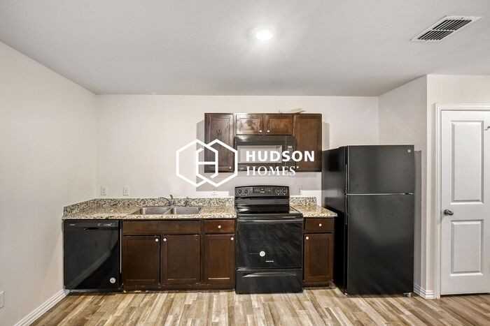 718 Garland Ave #B - Photo 7 of 14
