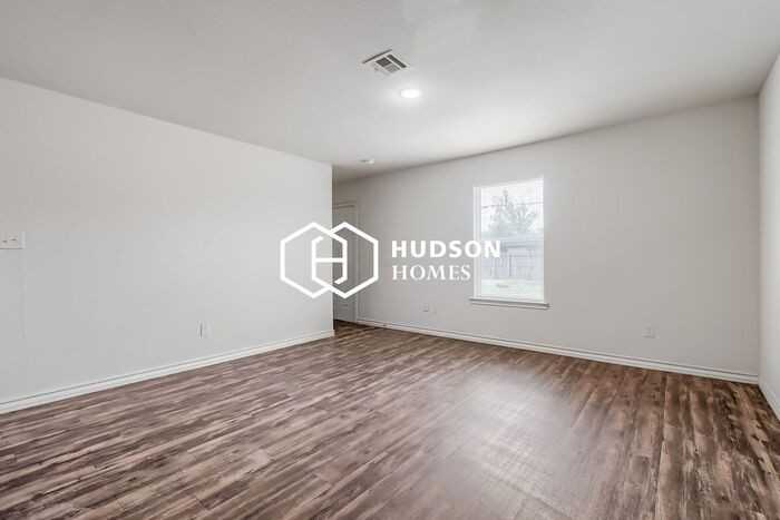 2414 E Cornell St - Photo 4 of 14