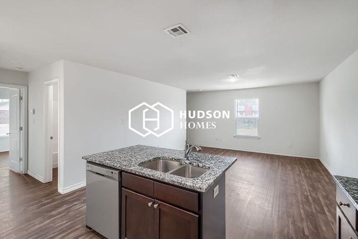 2414 E Cornell St - Photo 6 of 14