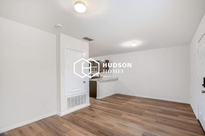 2711 Cross St - Photo 4 of 12