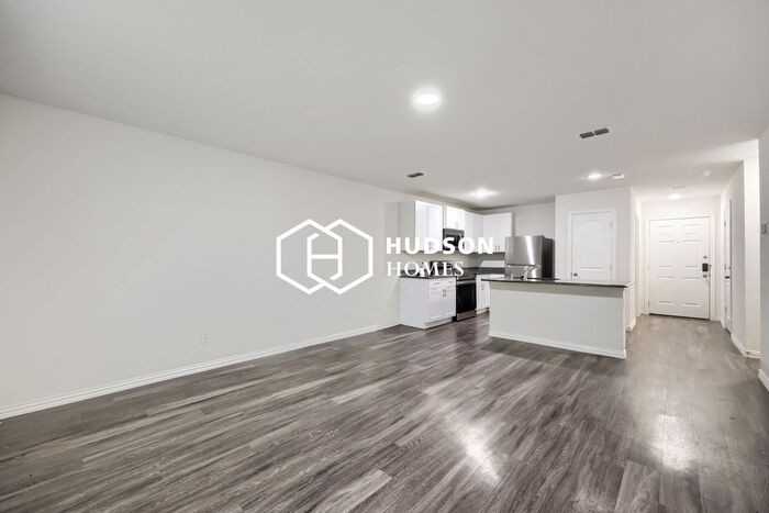 2722 William St - Photo 4 of 14