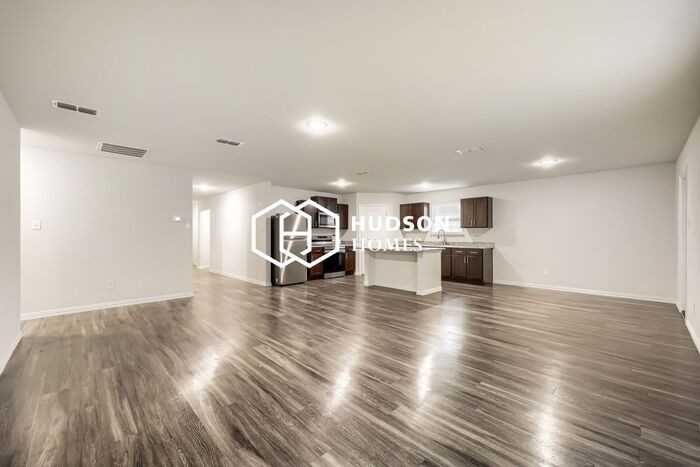 821 Harbor Point Rd - Photo 4 of 14