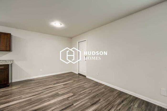 821 Harbor Point Rd - Photo 7 of 14