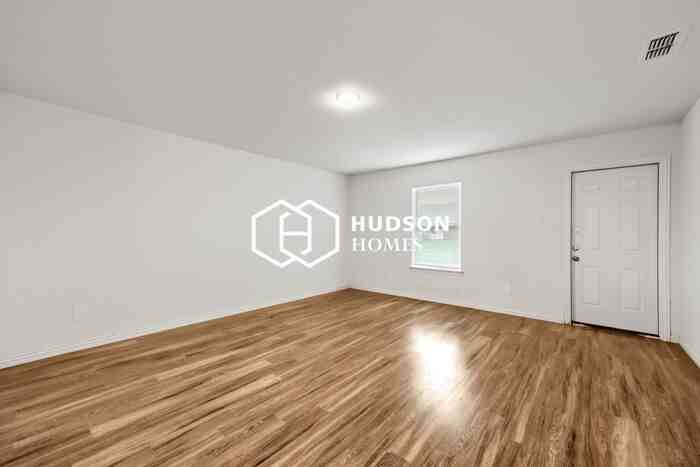 2032 Clay St - Photo 3 of 14