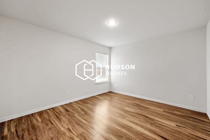 2032 Clay St - Photo 7 of 14