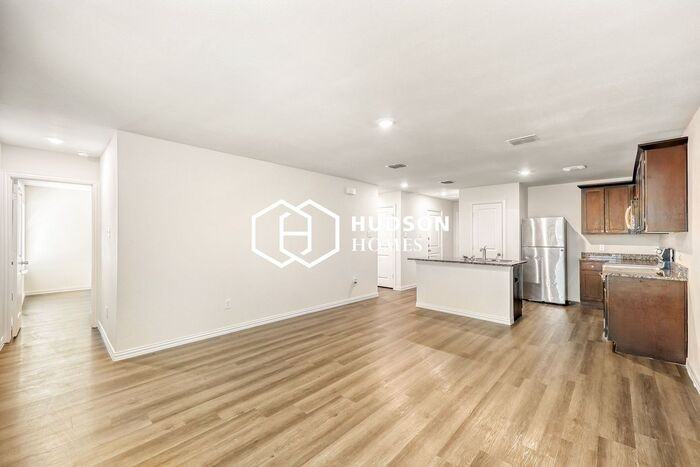 529 Dunbar St - Photo 4 of 14