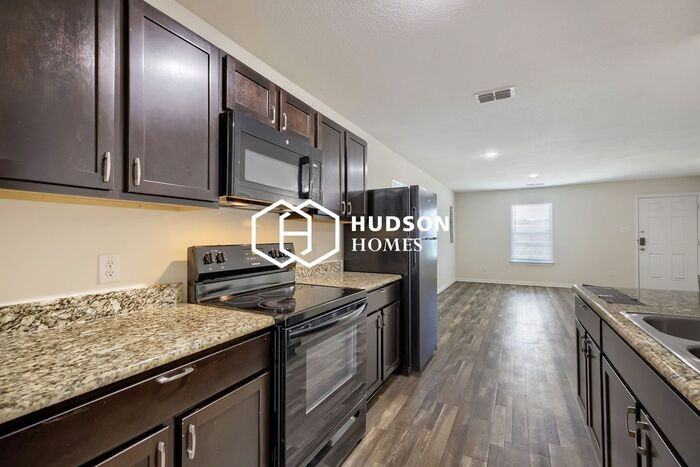1415 S Austin St - Photo 7 of 15