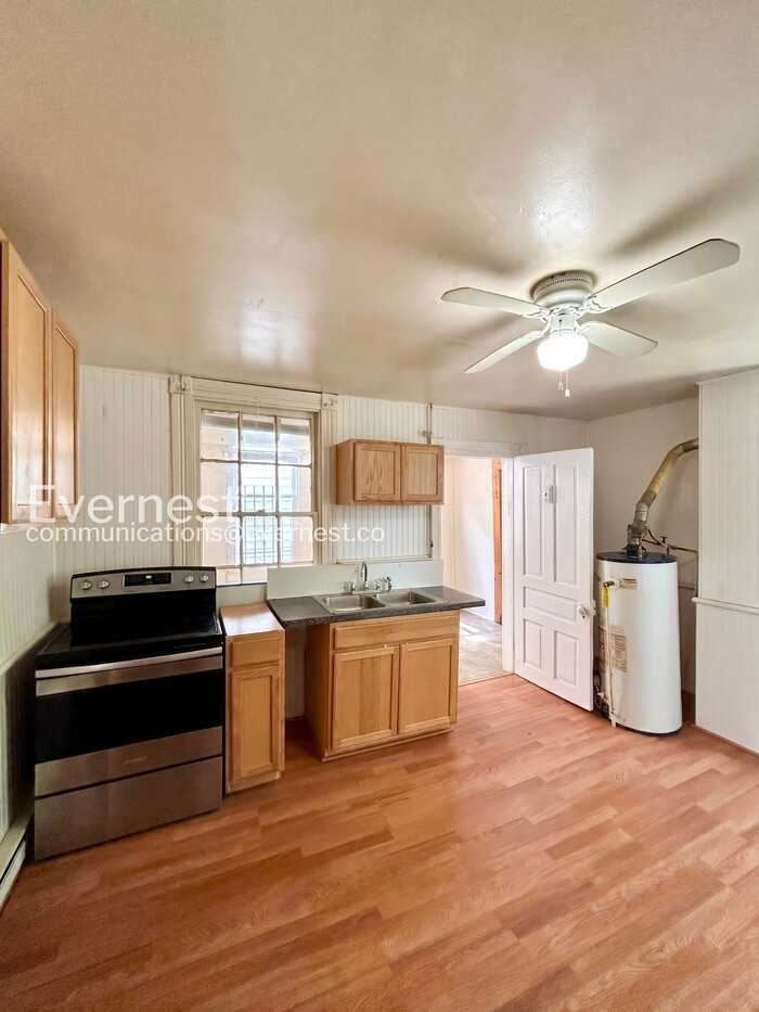 1204 N 20th St #1 - Photo 2 of 17