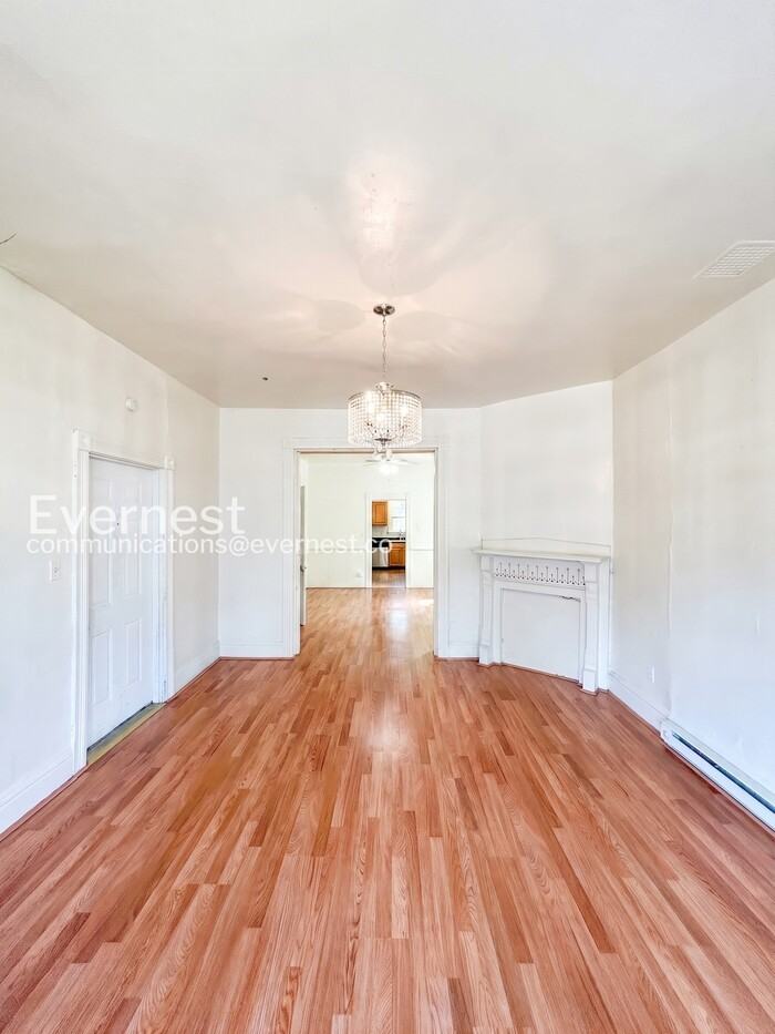 1204 N 20th St #1 - Photo 5 of 17