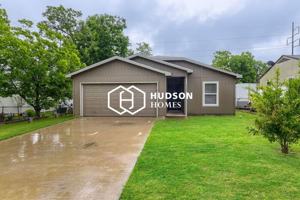 featured image of 2504 Lyle Ave
