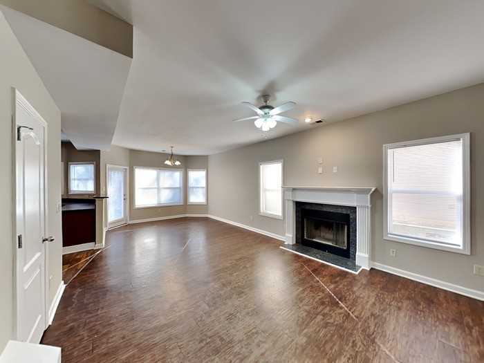 158 Nathan Rd Sw - Photo 5 of 32