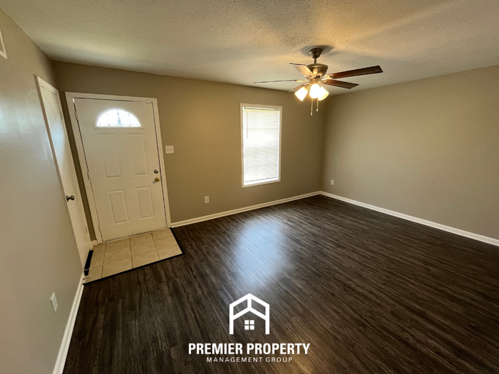 2986 Meadowfair Rd - Photo 2 of 22
