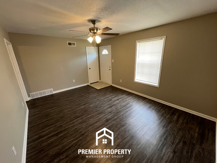 2986 Meadowfair Rd - Photo 3 of 22