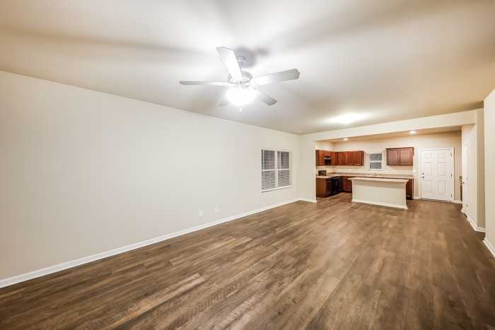 236 Stonebriar Dr - Photo 2 of 10