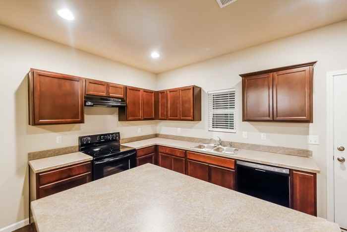 236 Stonebriar Dr - Photo 3 of 10