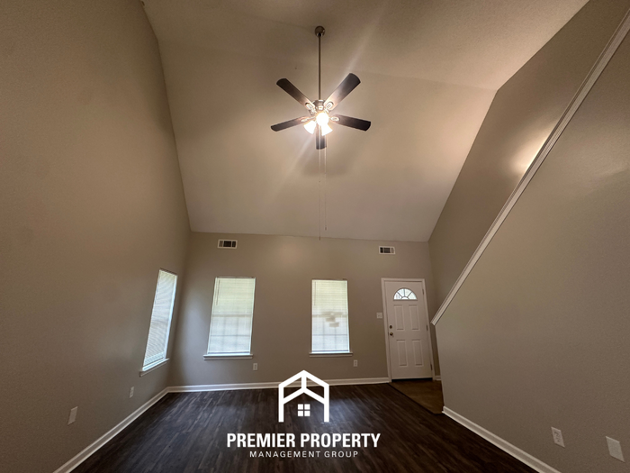 7916 Macon Rd - Photo 2 of 27