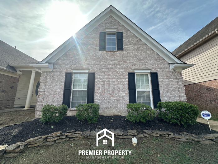 5647 Falling Bark Dr