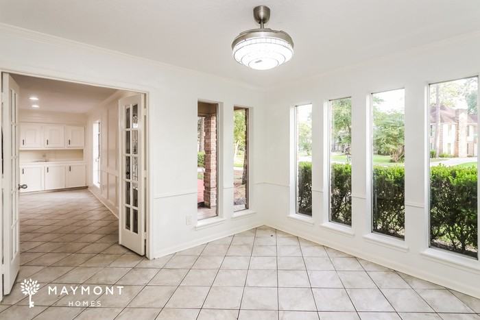 17734 Moss Point Dr - Photo 6 of 15