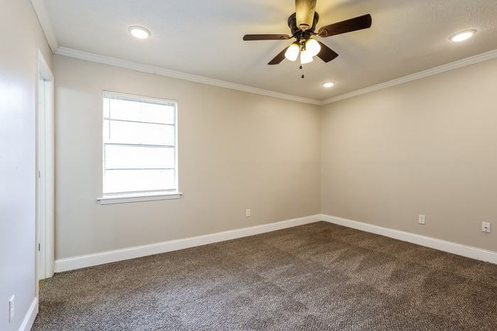 413 Shenandoah Rd N - Photo 6 of 10