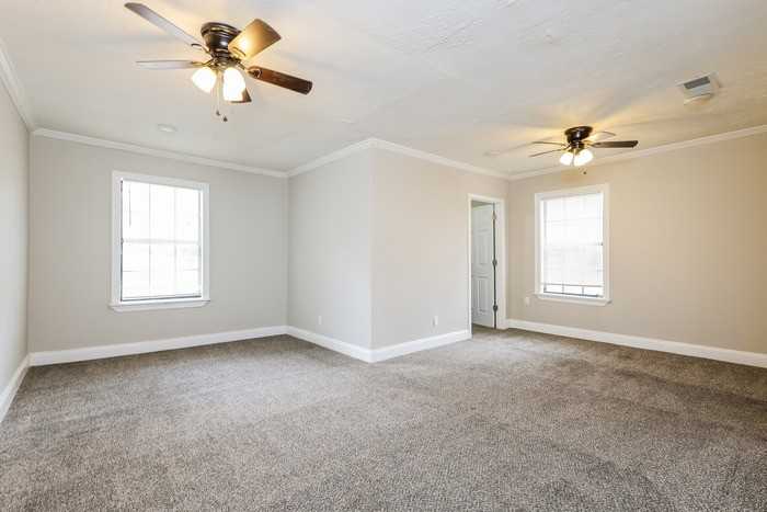 413 Shenandoah Rd N - Photo 7 of 10