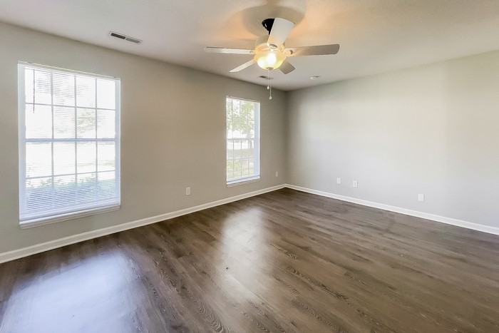 313 Damascus Dr - Photo 2 of 10