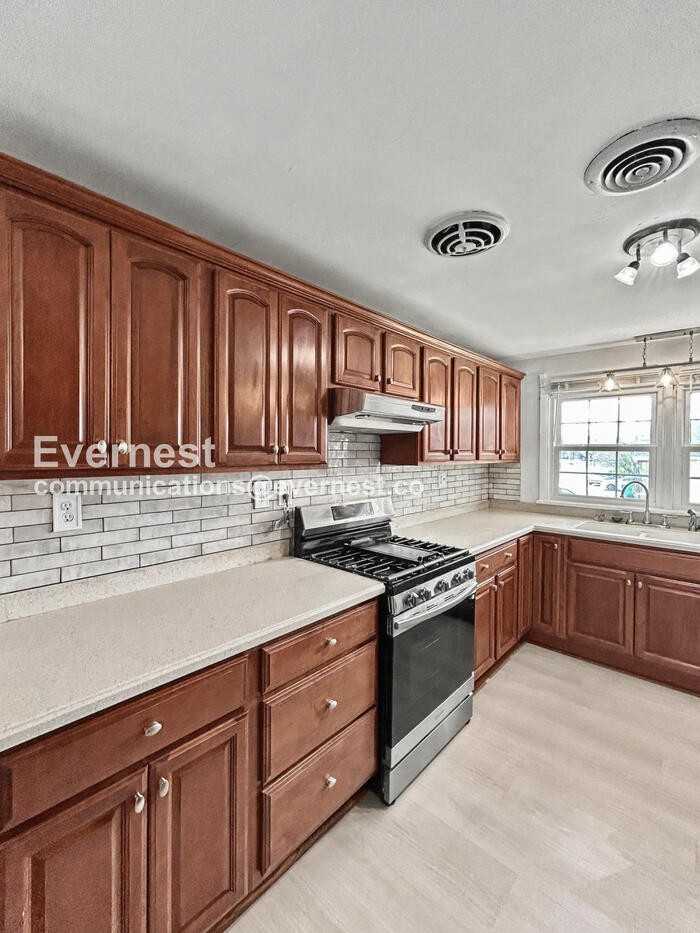 616 S Jefferson St - Photo 2 of 30
