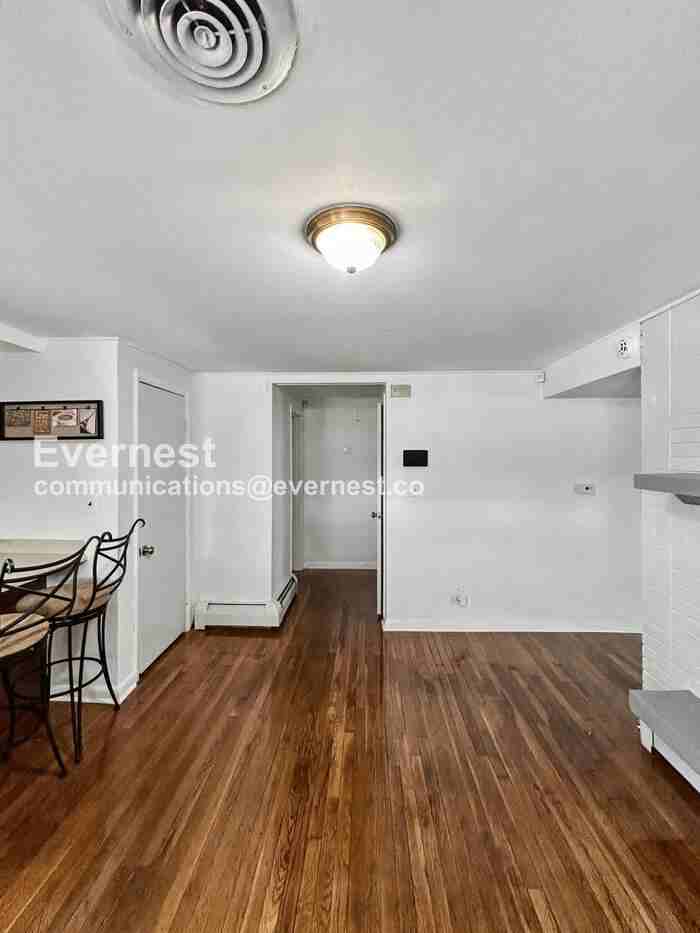 616 S Jefferson St - Photo 6 of 30