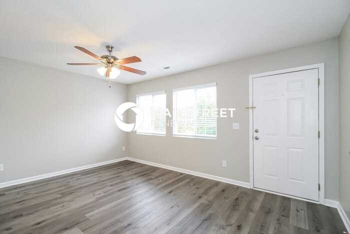 5712 Fisherman Dr - Photo 4 of 17