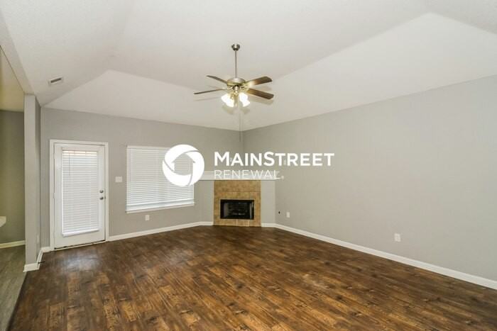 1732 Southall St - Photo 2 of 15