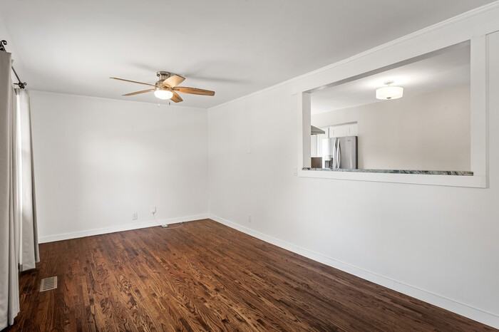 2219 Dearborn Dr - Photo 3 of 26