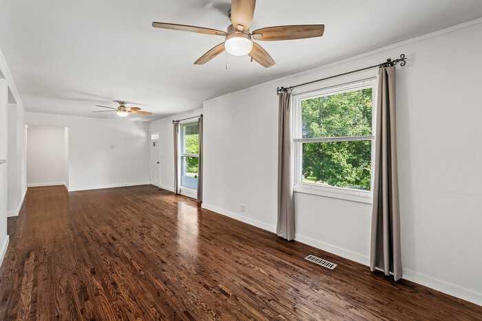 2219 Dearborn Dr - Photo 4 of 26