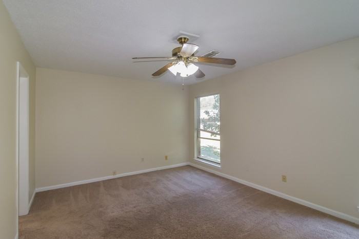 463 Larkwood Dr - Photo 6 of 12